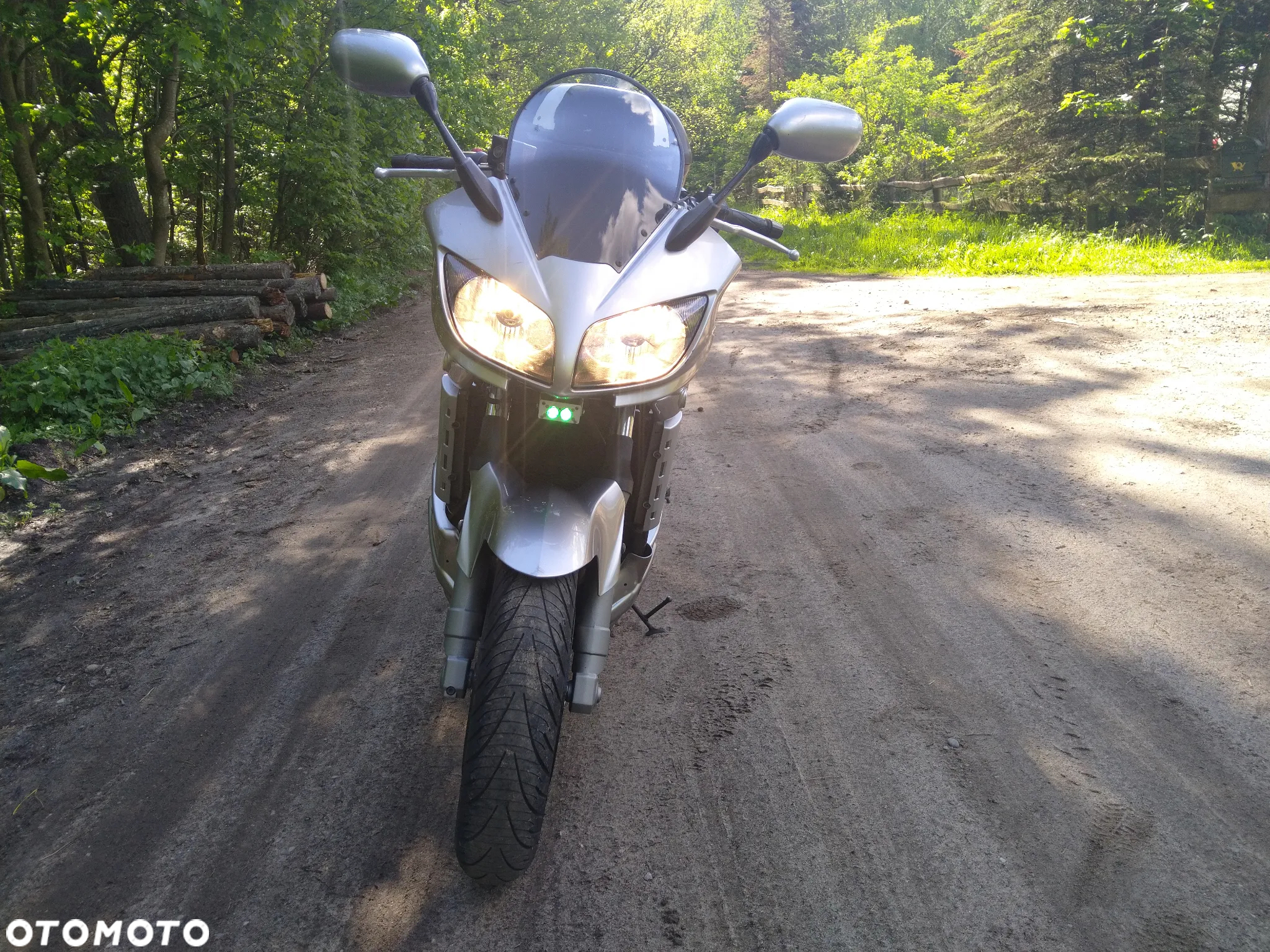 Yamaha FZ - 11