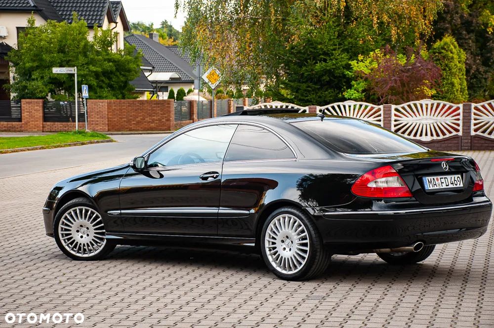 Mercedes-Benz CLK Coupe 350 7G-TRONIC Avantgarde - 17