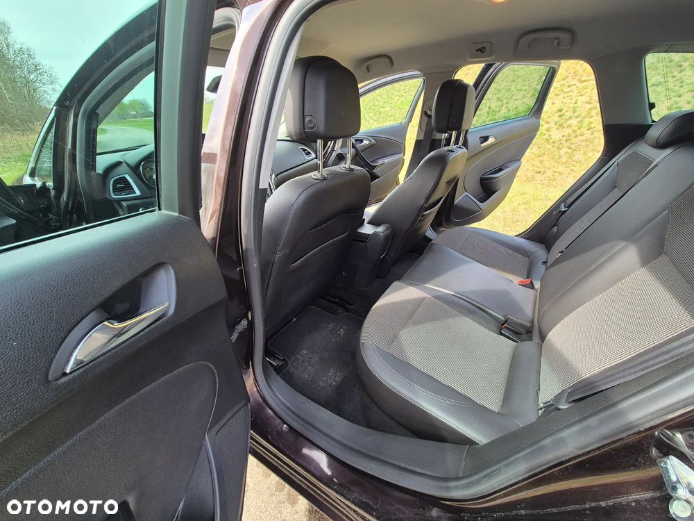 Opel Astra 2.0 CDTI DPF SportsTourer Exklusiv - 16