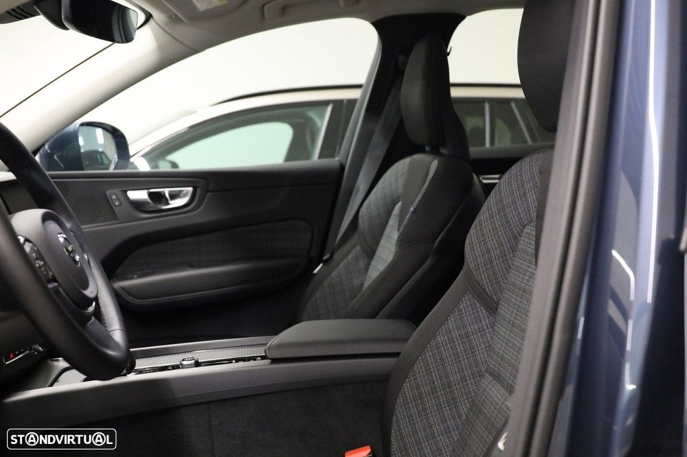 Volvo XC 60 2.0 T6 PHEV Core AWD - 8