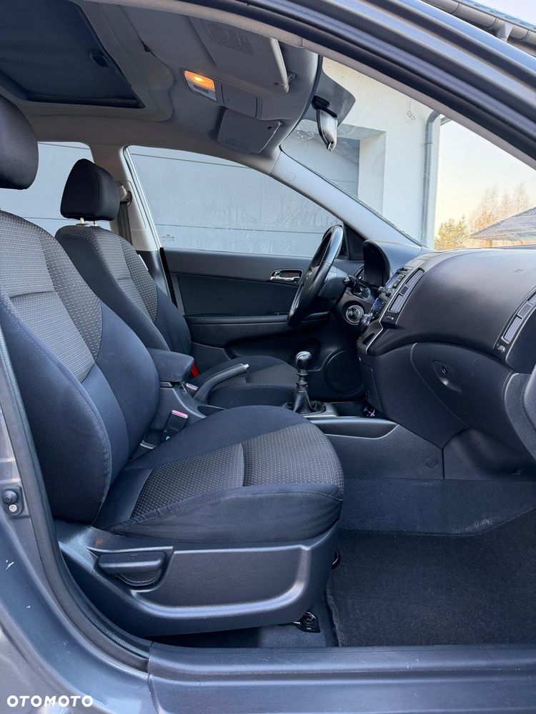 Hyundai i30 1.6 blue Comfort - 11