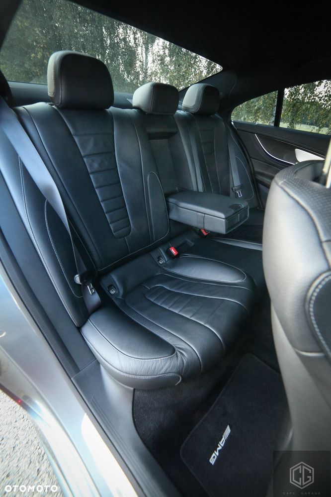 Mercedes-Benz CLS - 24