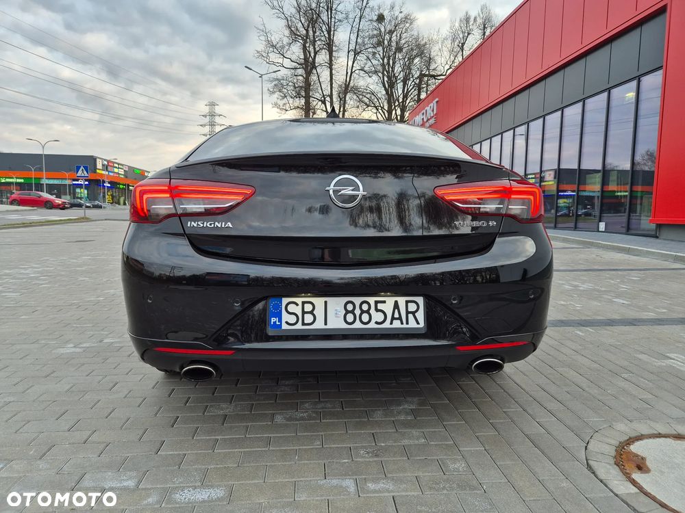 Opel Insignia 2.0 T 4x4 GSi S&S - 12