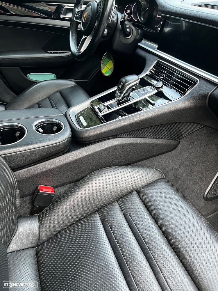 Porsche Panamera 4 E-Hybrid - 15