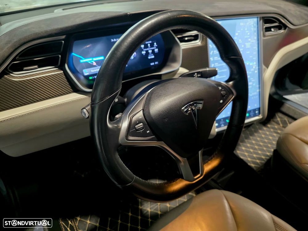 Tesla Model S 85 - 19