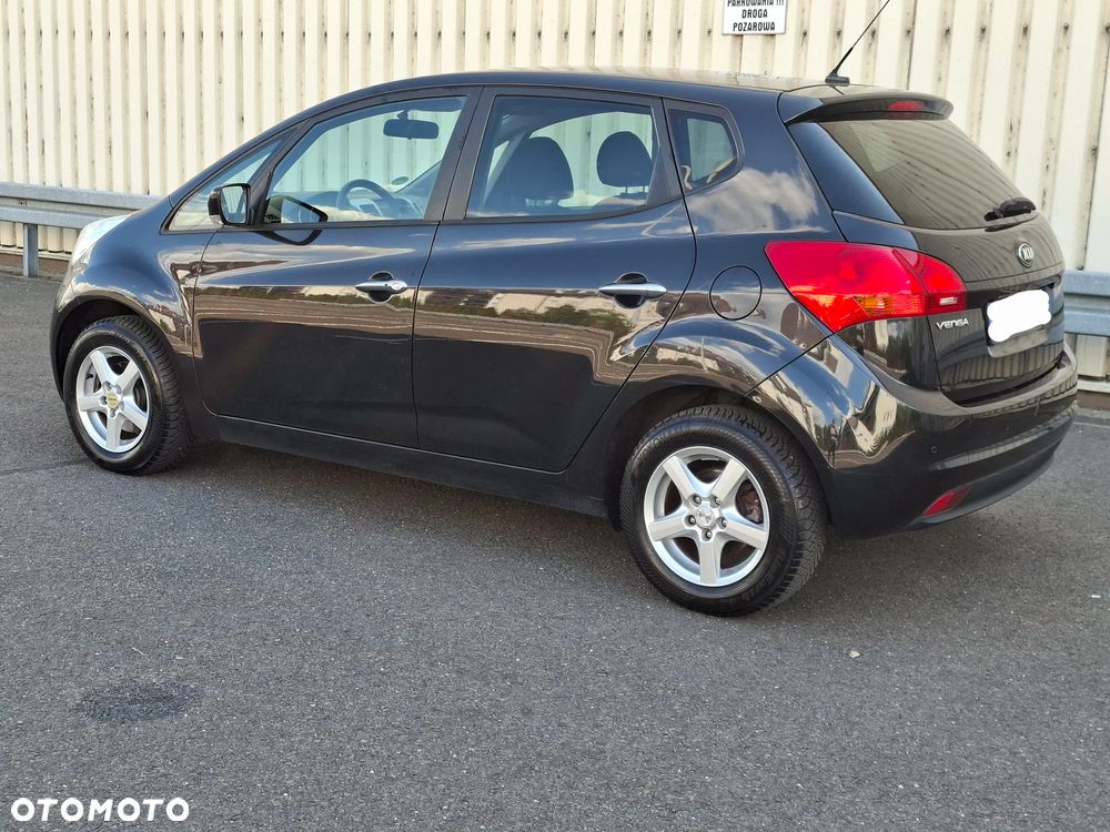 Kia Venga - 4