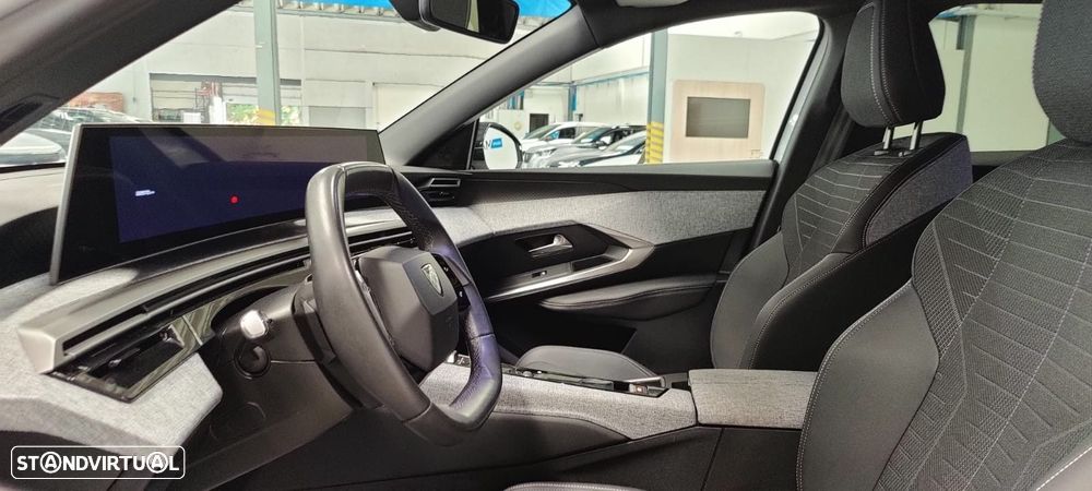 Peugeot 3008 1.2 Hybrid Allure e-DCS6 - 17