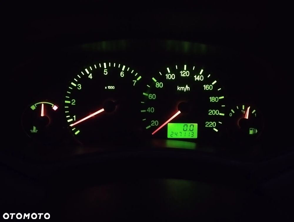 Ford Focus 1.6 16V Trend - 9