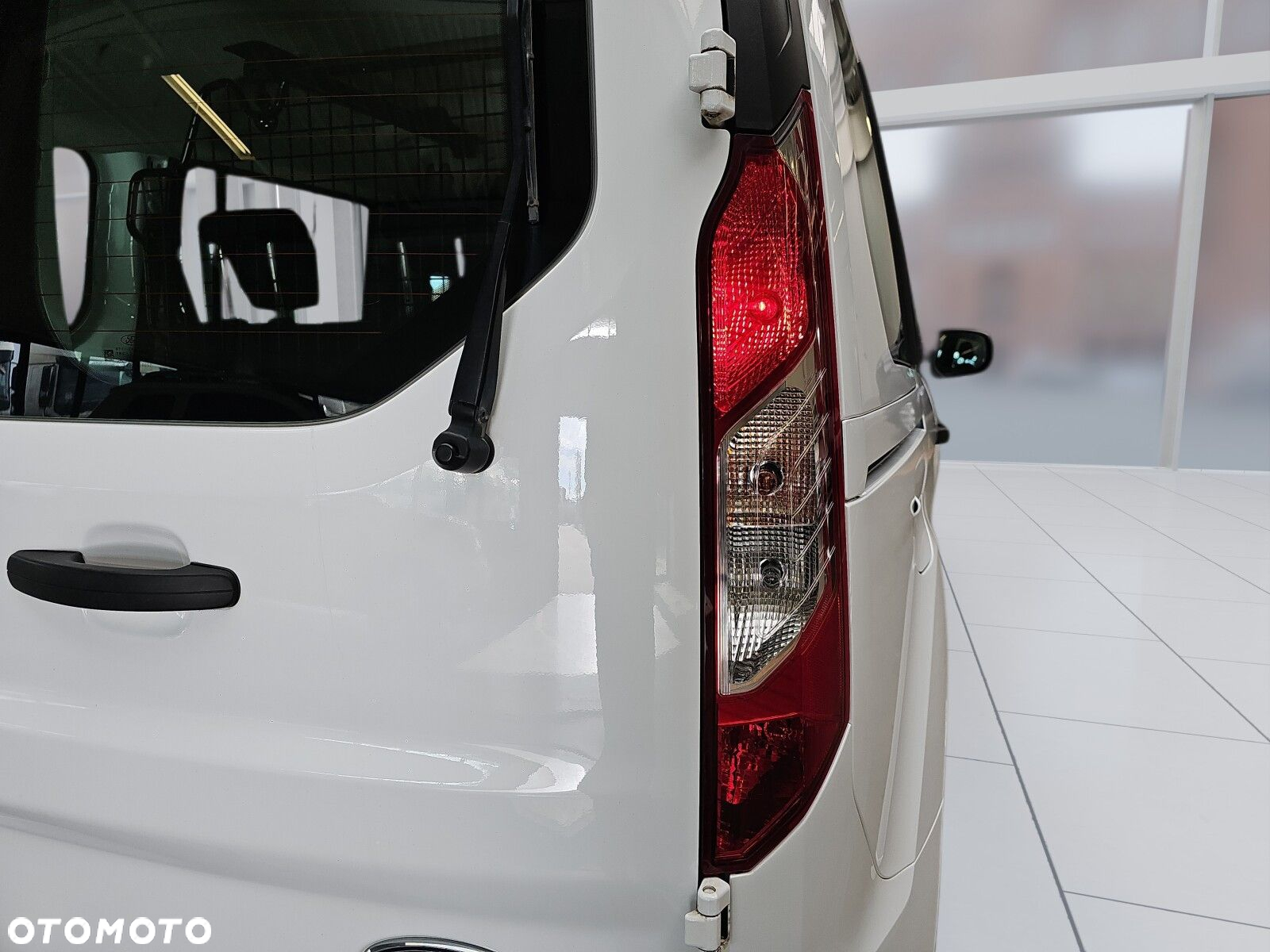 Ford Transit Connect - 28
