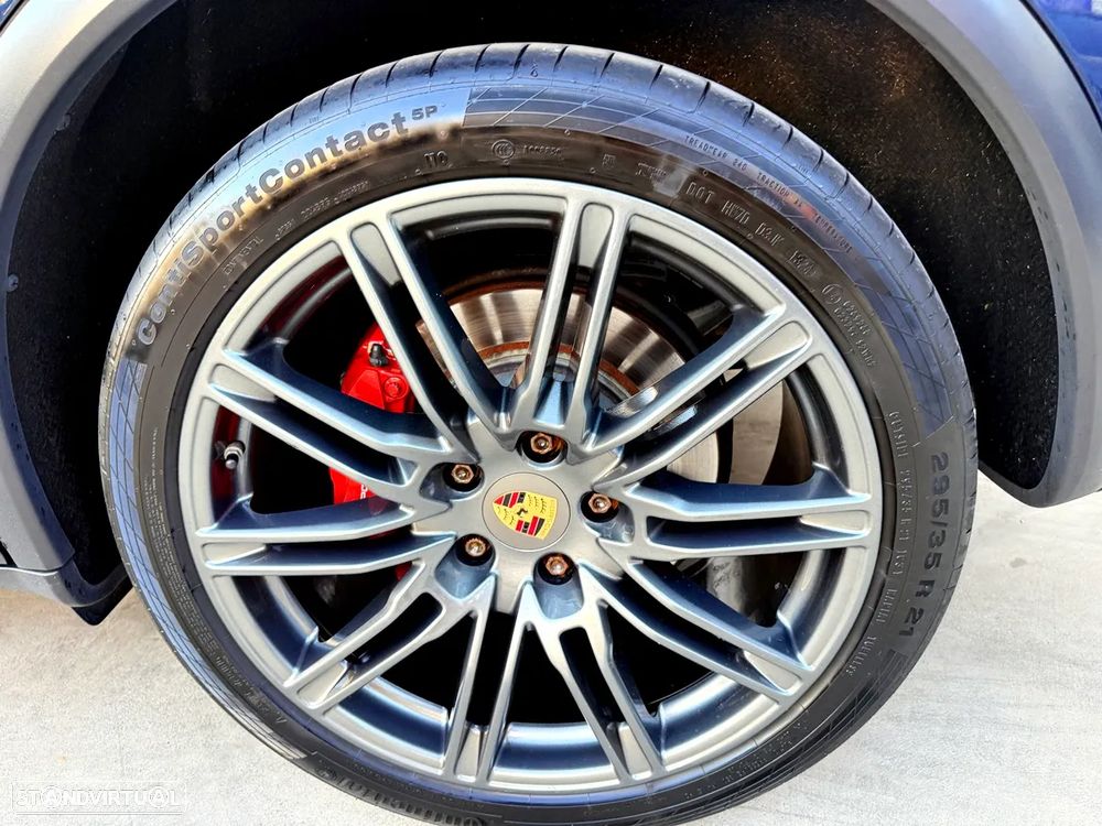 Porsche Cayenne Turbo - 57