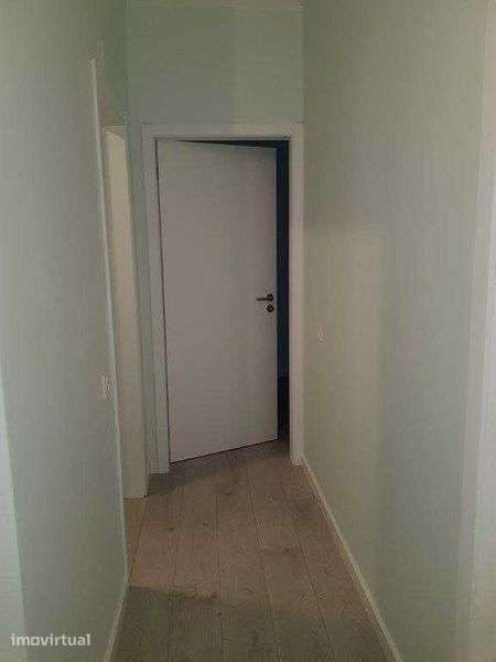 T2+1 Amadora - Junto ao Metro Amadora Este - Grande imagem: 3/12