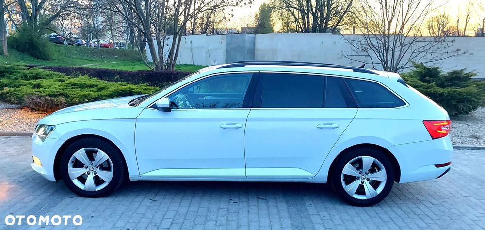 Skoda Superb 2.0 TDI Style - 22