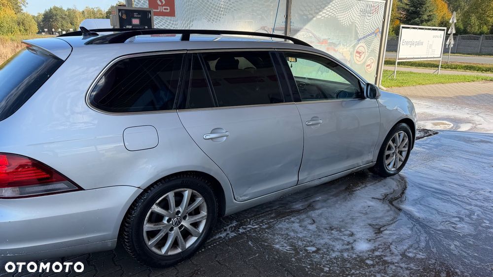 Volkswagen Golf - 6