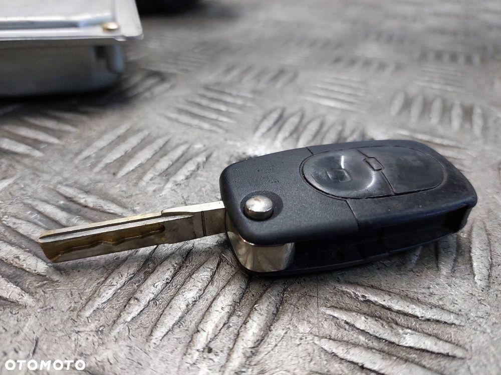 ZESTAW STARTOWY STEROWNIK PASSAT B5 1.8 20V 8D0906018R 4B0905851A 3B0920822 - 5