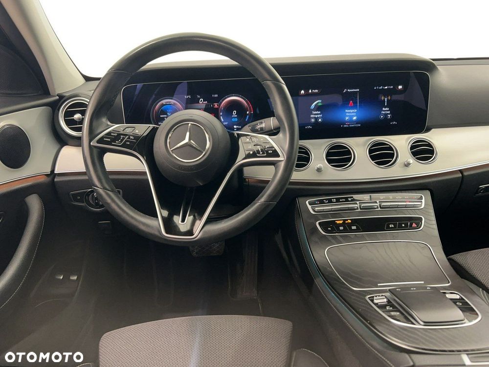 Mercedes-Benz Klasa E - 9