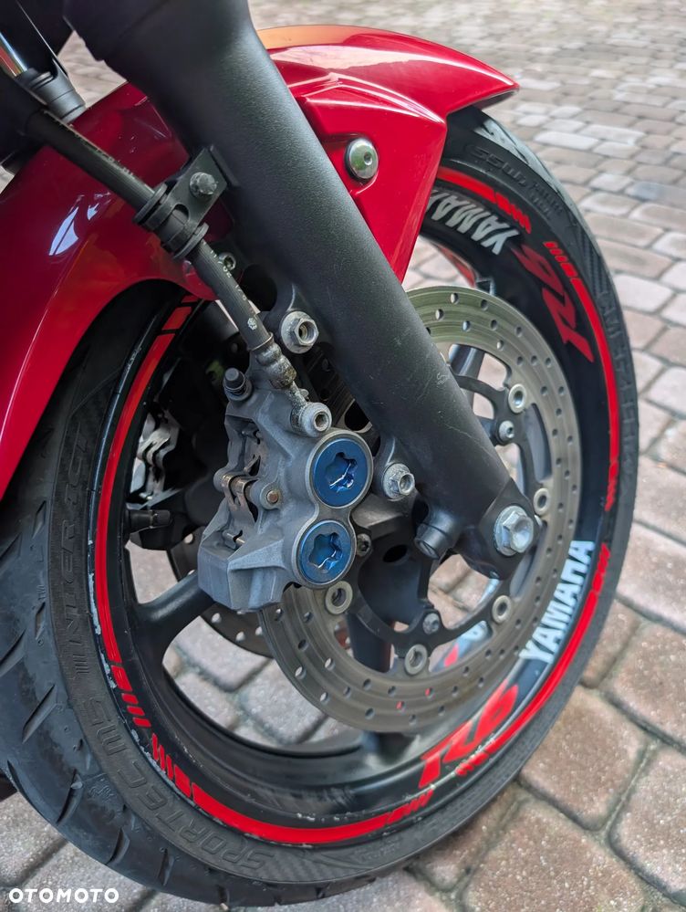 Yamaha R6 - 12