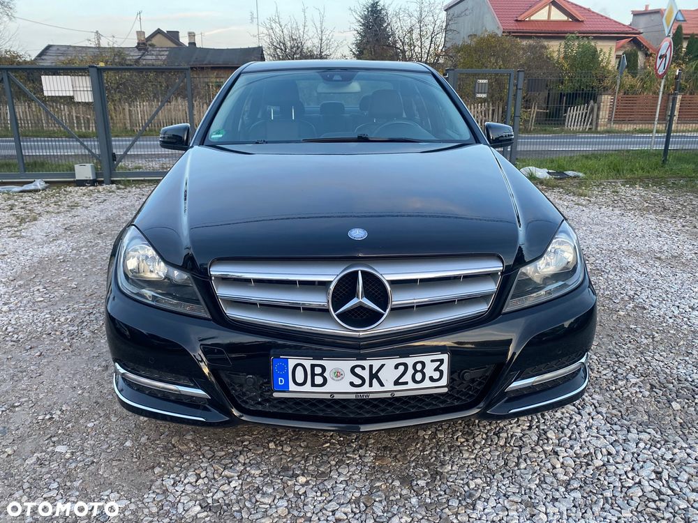 Mercedes-Benz Klasa C 180 CGI BlueEFFICIENCY Avantgarde - 2