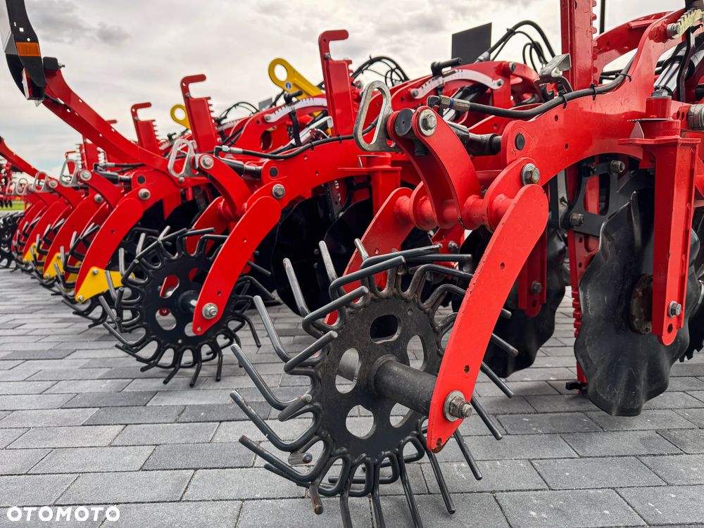 Kuhn STRIGER 600R - 8