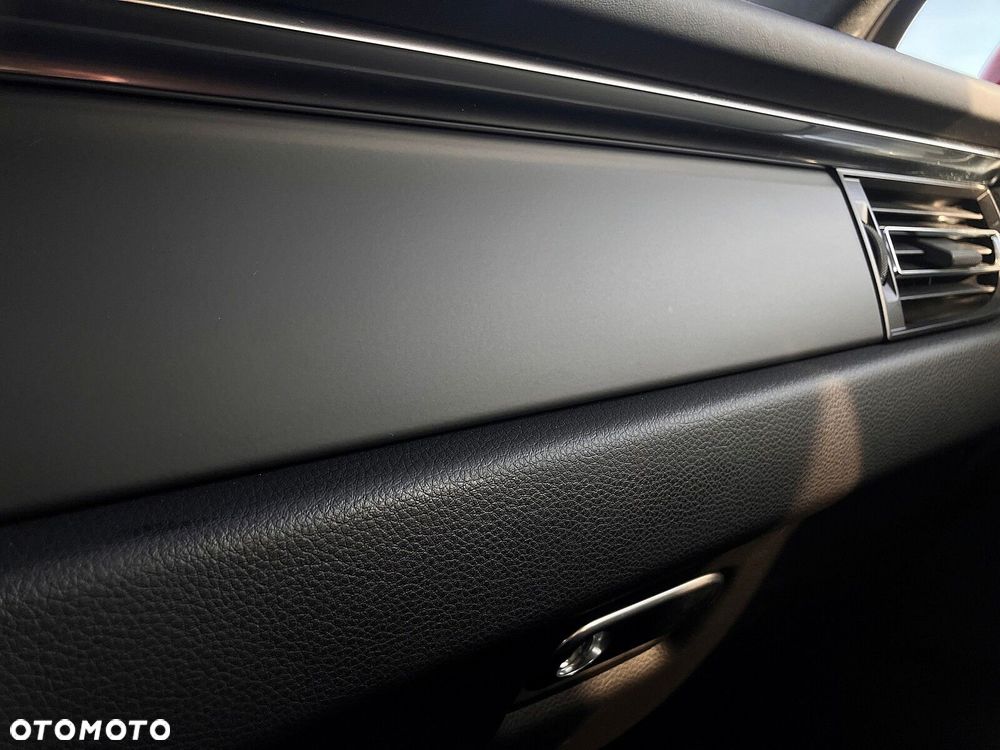 Porsche Macan T - 38