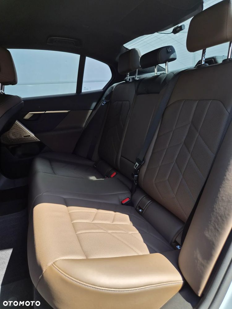 BMW Seria 5 - 11