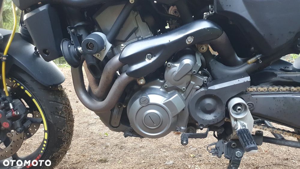 Yamaha MT - 8