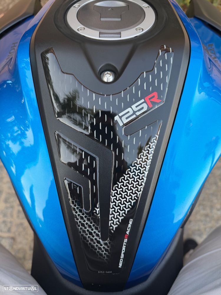 Honda CB 125R - 3