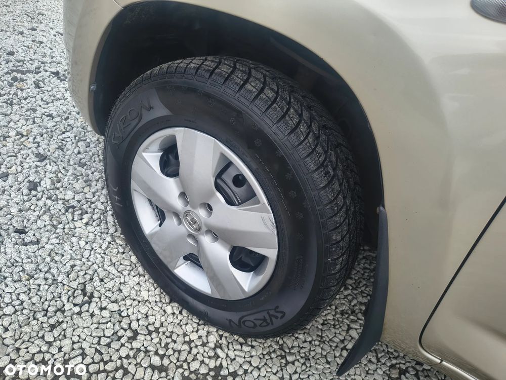 Toyota RAV4 2.2 D-4D Sol - 11