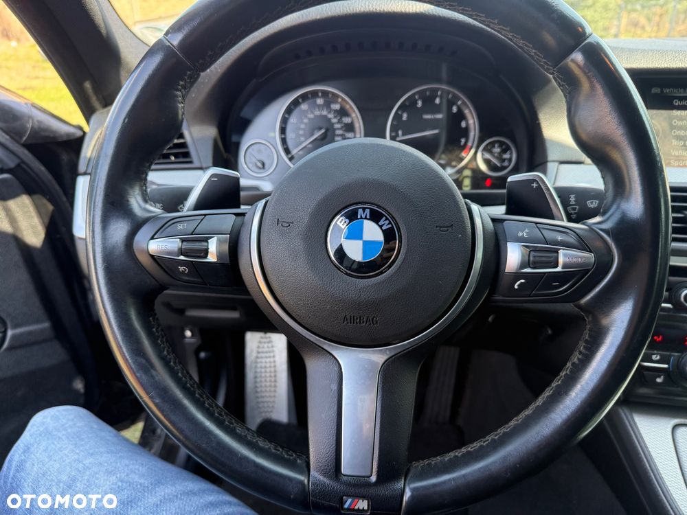 BMW Seria 5 550i Sport-Aut - 16