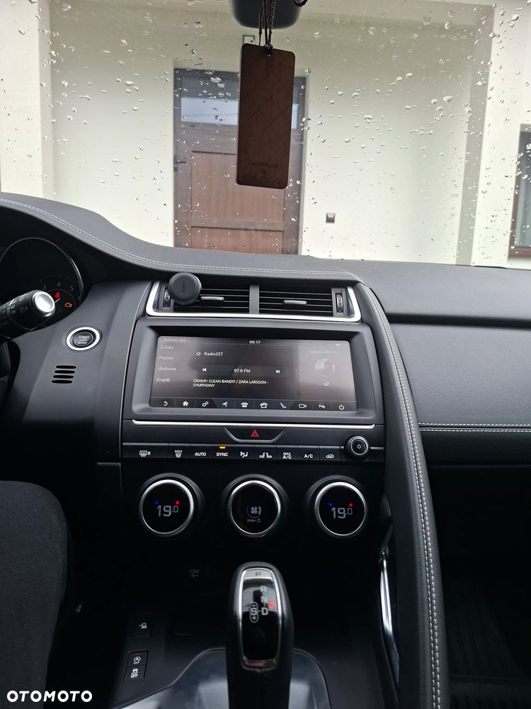 Jaguar E-Pace P200 AWD R-Dynamic SE - 17