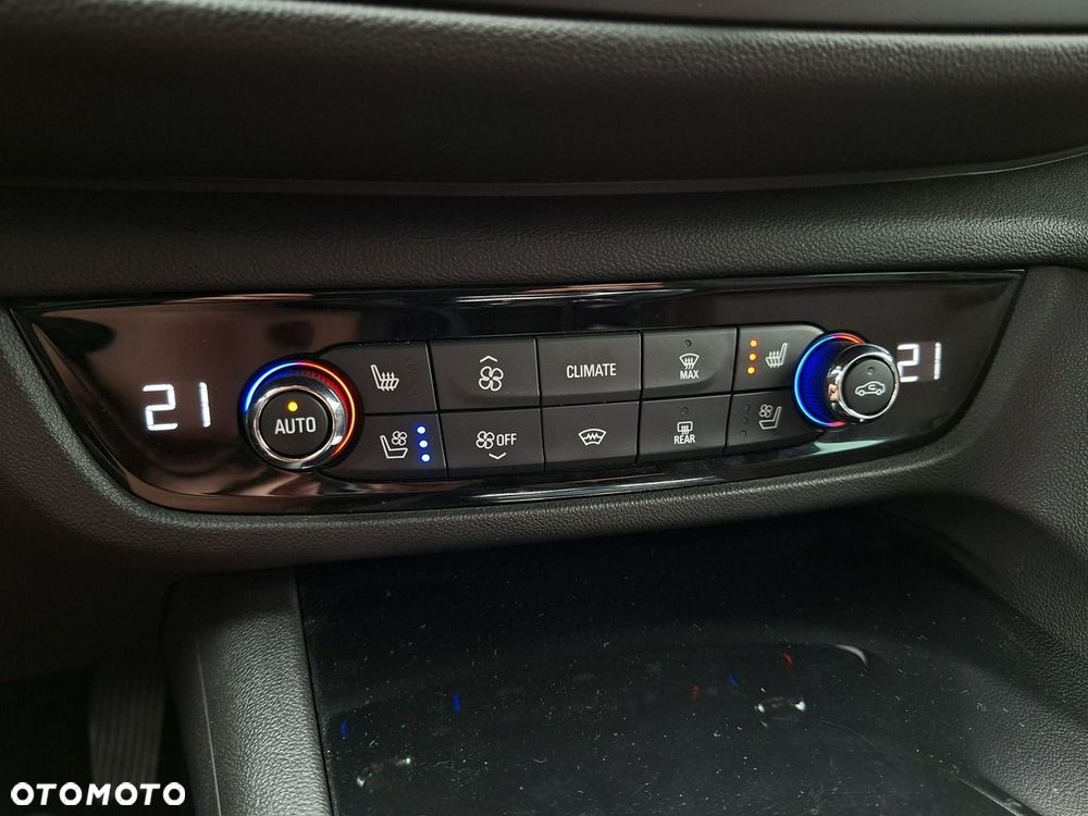 Opel Insignia 2.0 T 4x4 Exclusive S&S - 27