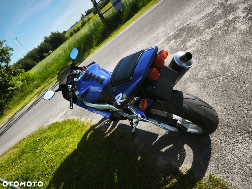 Yamaha R1 - 13