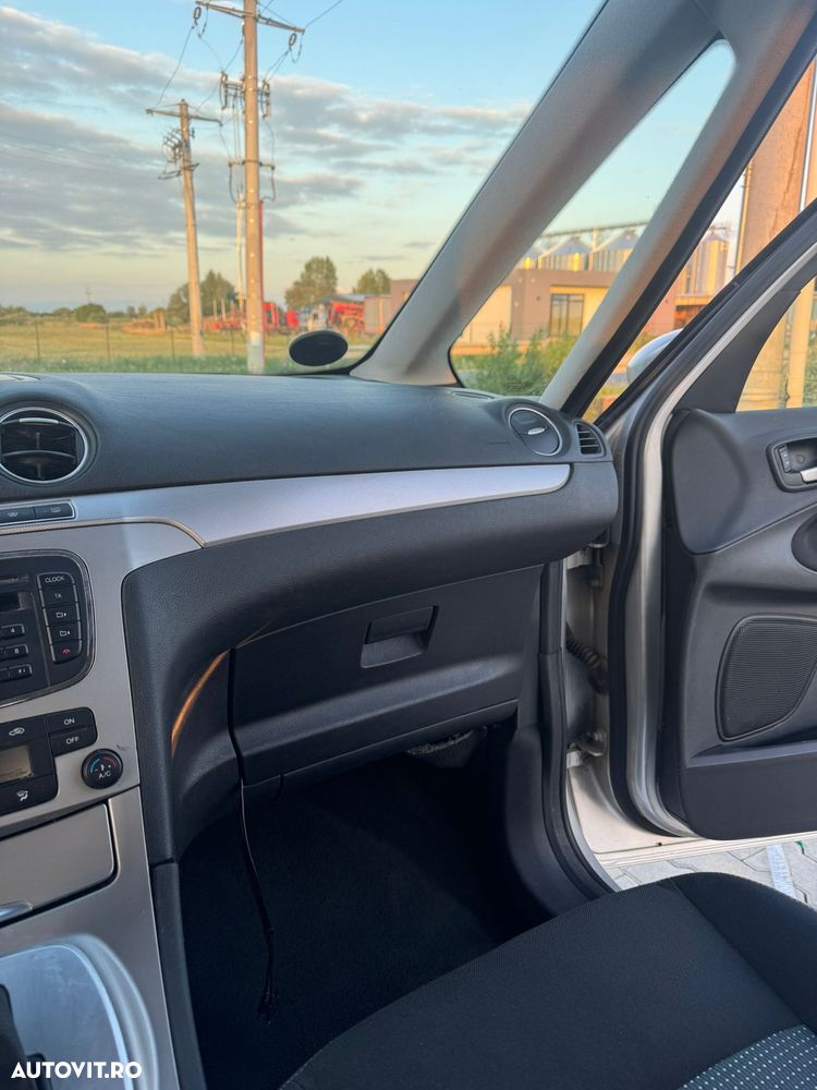 Ford Galaxy - 19
