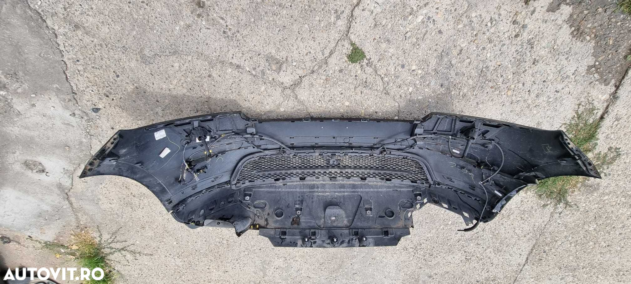 Bara fata Range Rover Velar cu mici defecte - 2