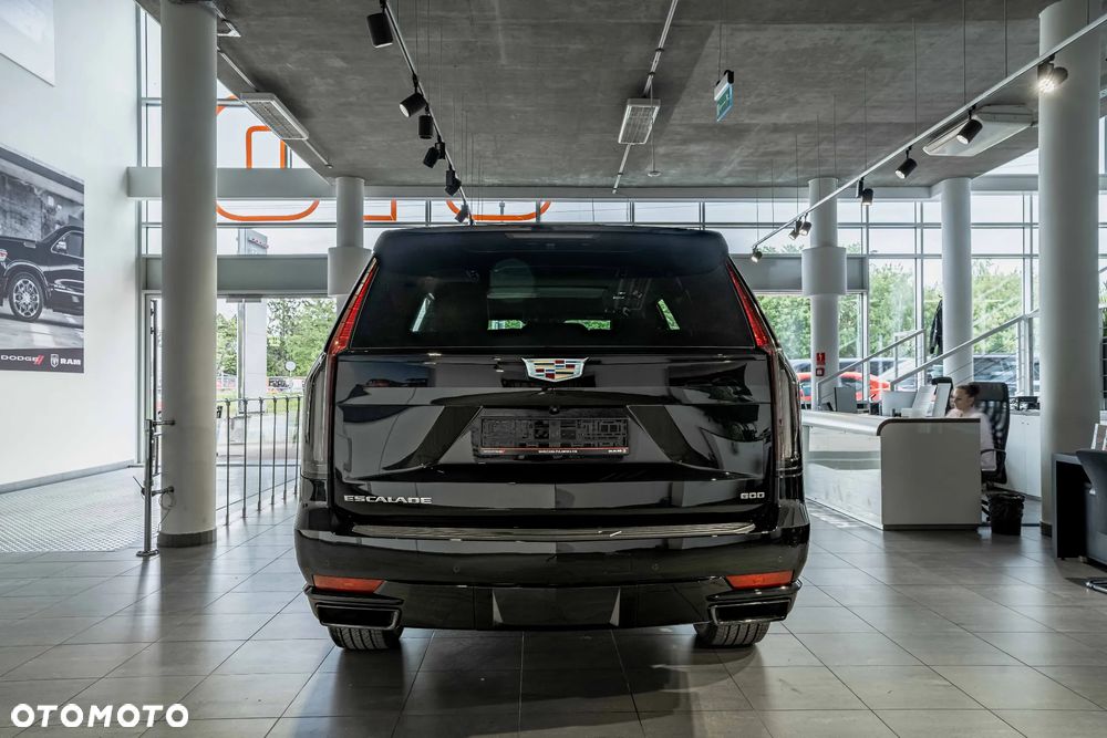 Cadillac Escalade - 8