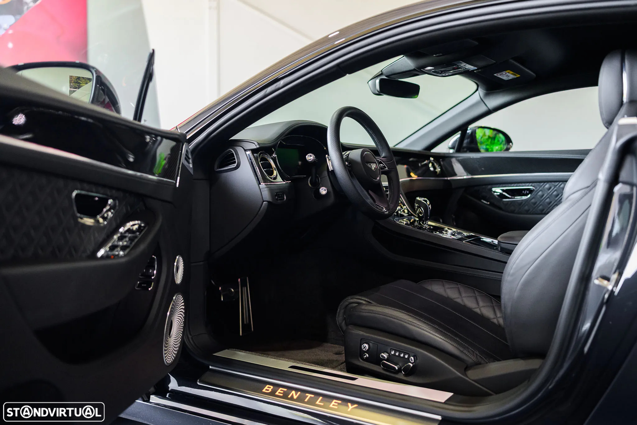 Bentley Continental GT V8 Mulliner - 14
