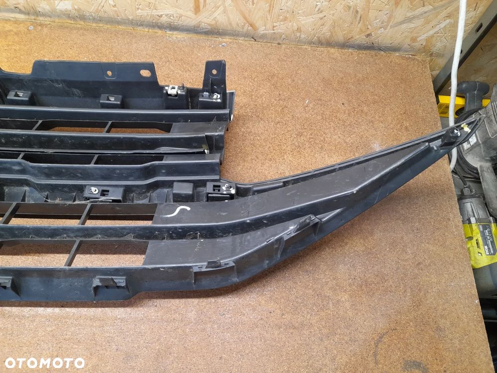 VW AMAROK 2 II 22- 2HJ GRILL ATRAPA N1XB-8350-A/C - 8