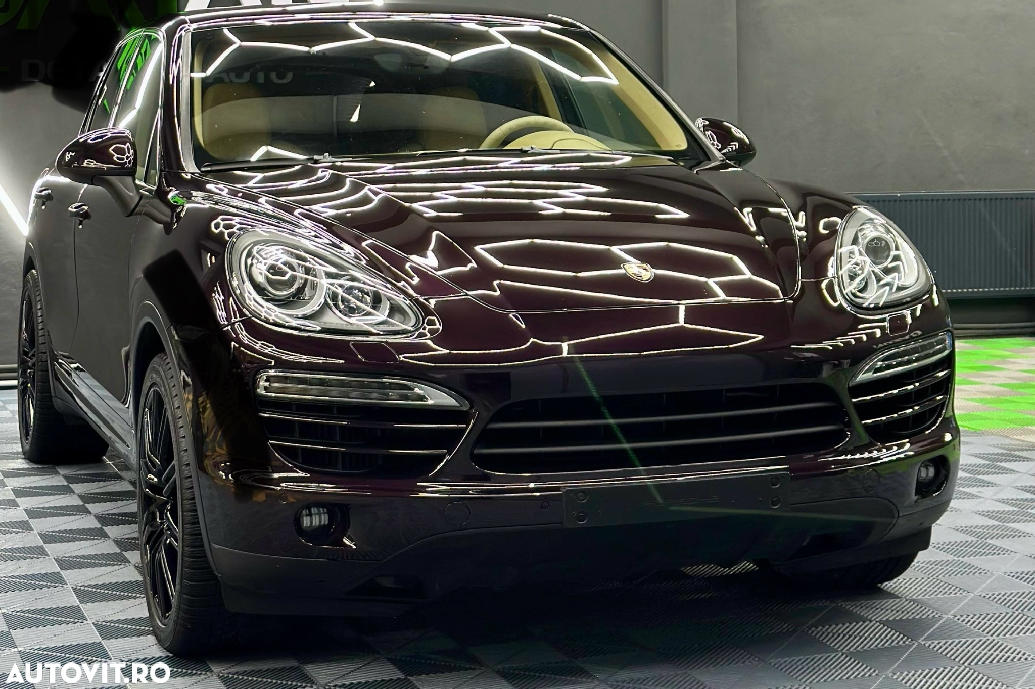 Porsche Cayenne - 2