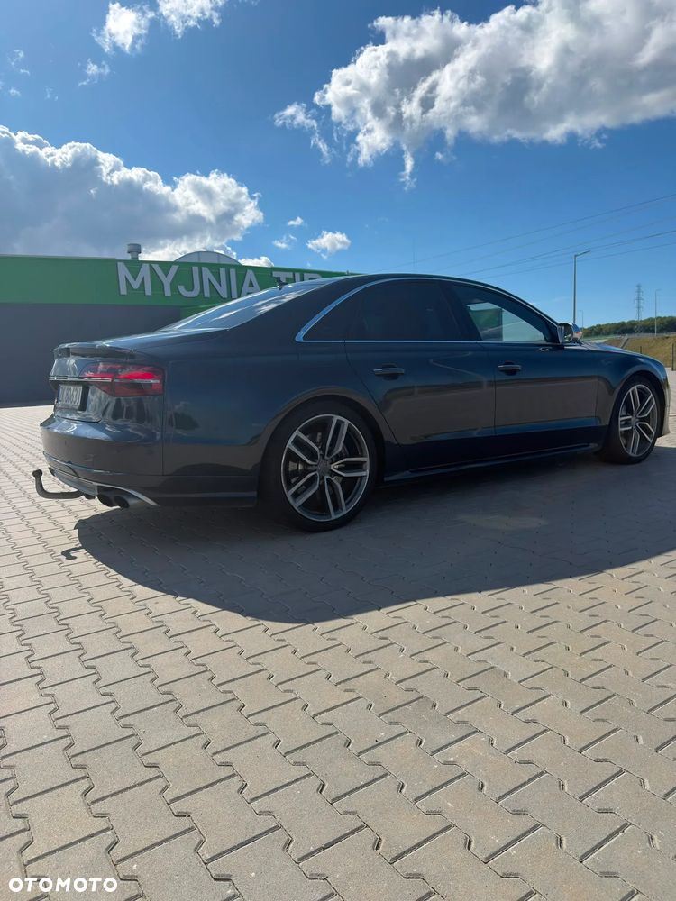 Audi S8 - 5