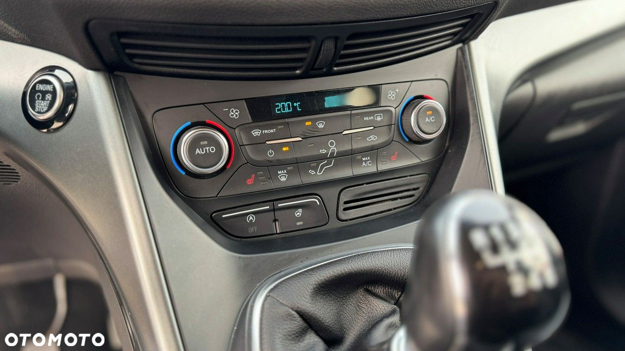 Ford Kuga 2.0 TDCi FWD Titanium - 33