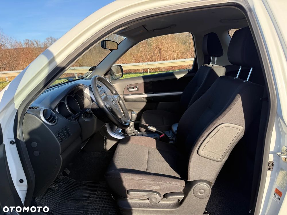 Suzuki Grand Vitara 2.4 Comfort - 10