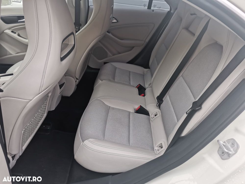 Mercedes-Benz CLA 180 - 12