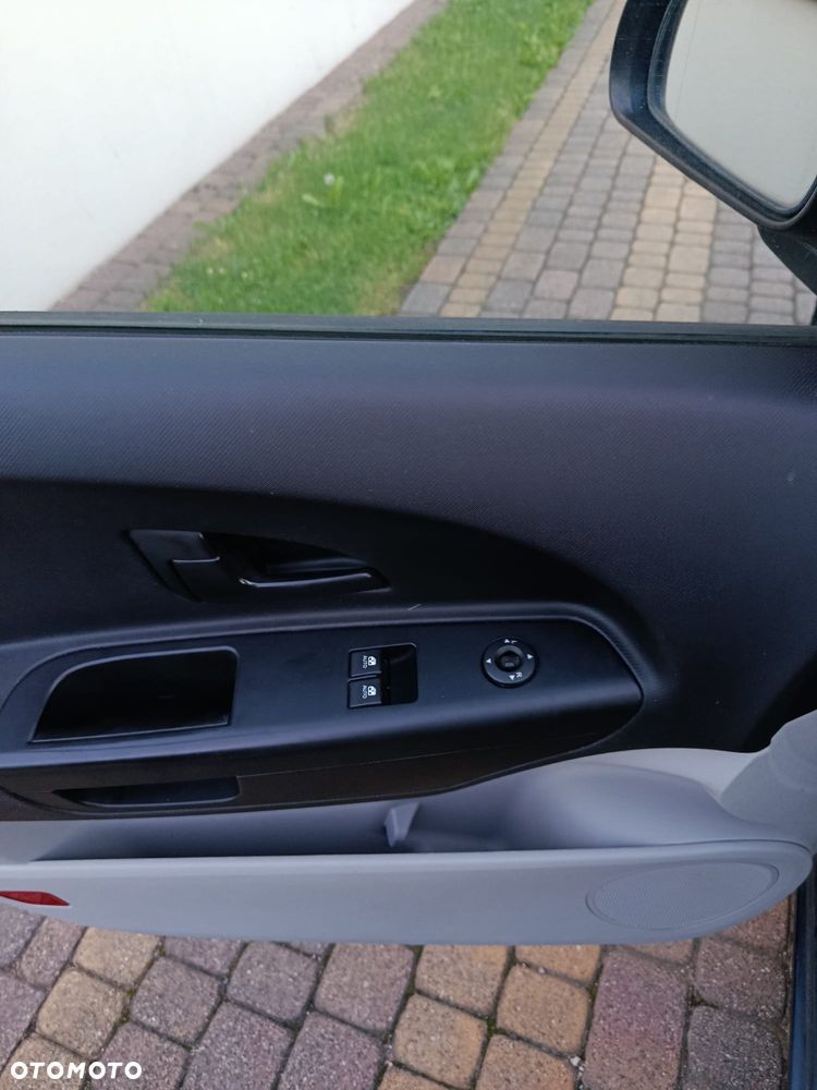 Kia Ceed - 12