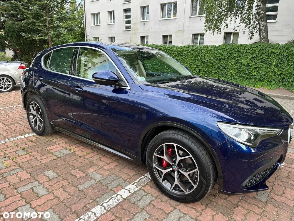 Alfa Romeo Stelvio - 1