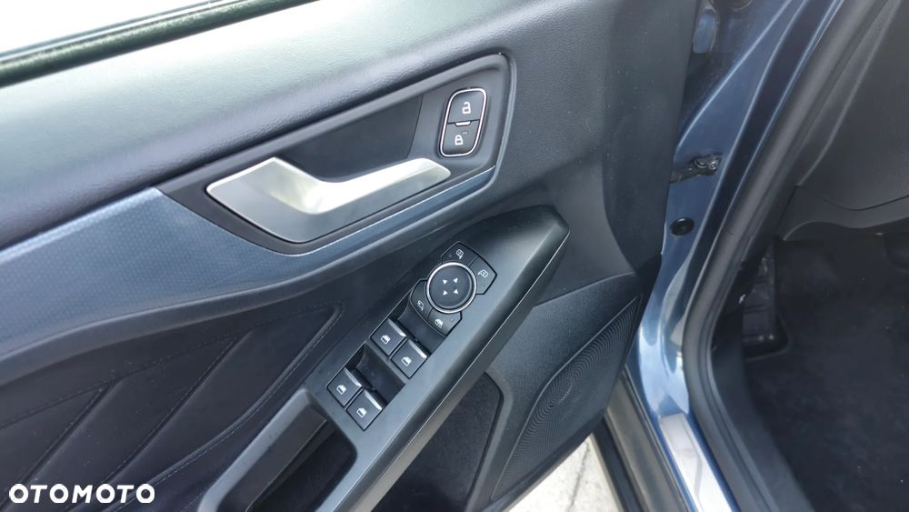 Ford Focus 1.0 EcoBoost Active X - 19
