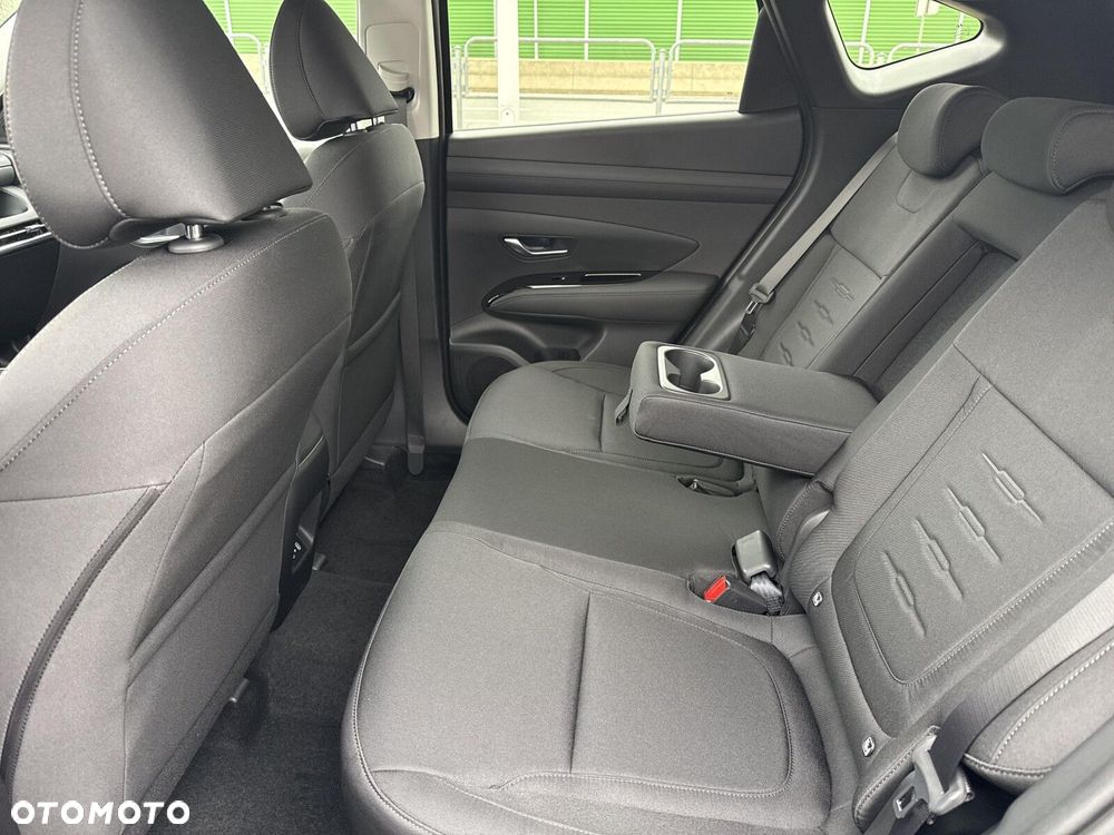 Hyundai Tucson 1.6 T-GDi HEV Executive 2WD - 19