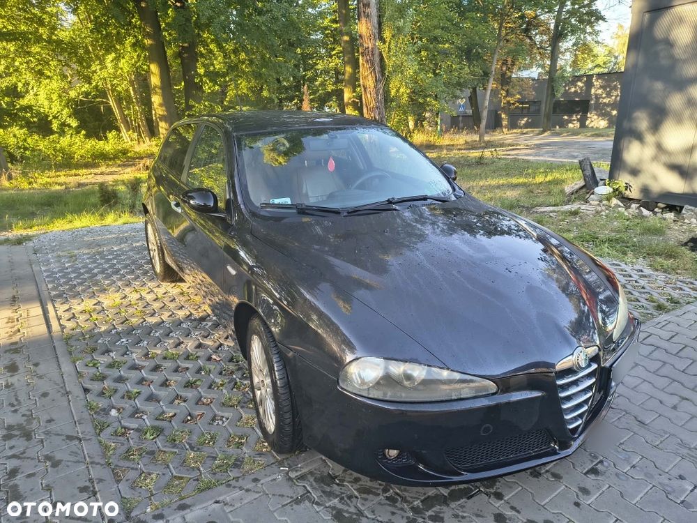 Alfa Romeo 147 - 1