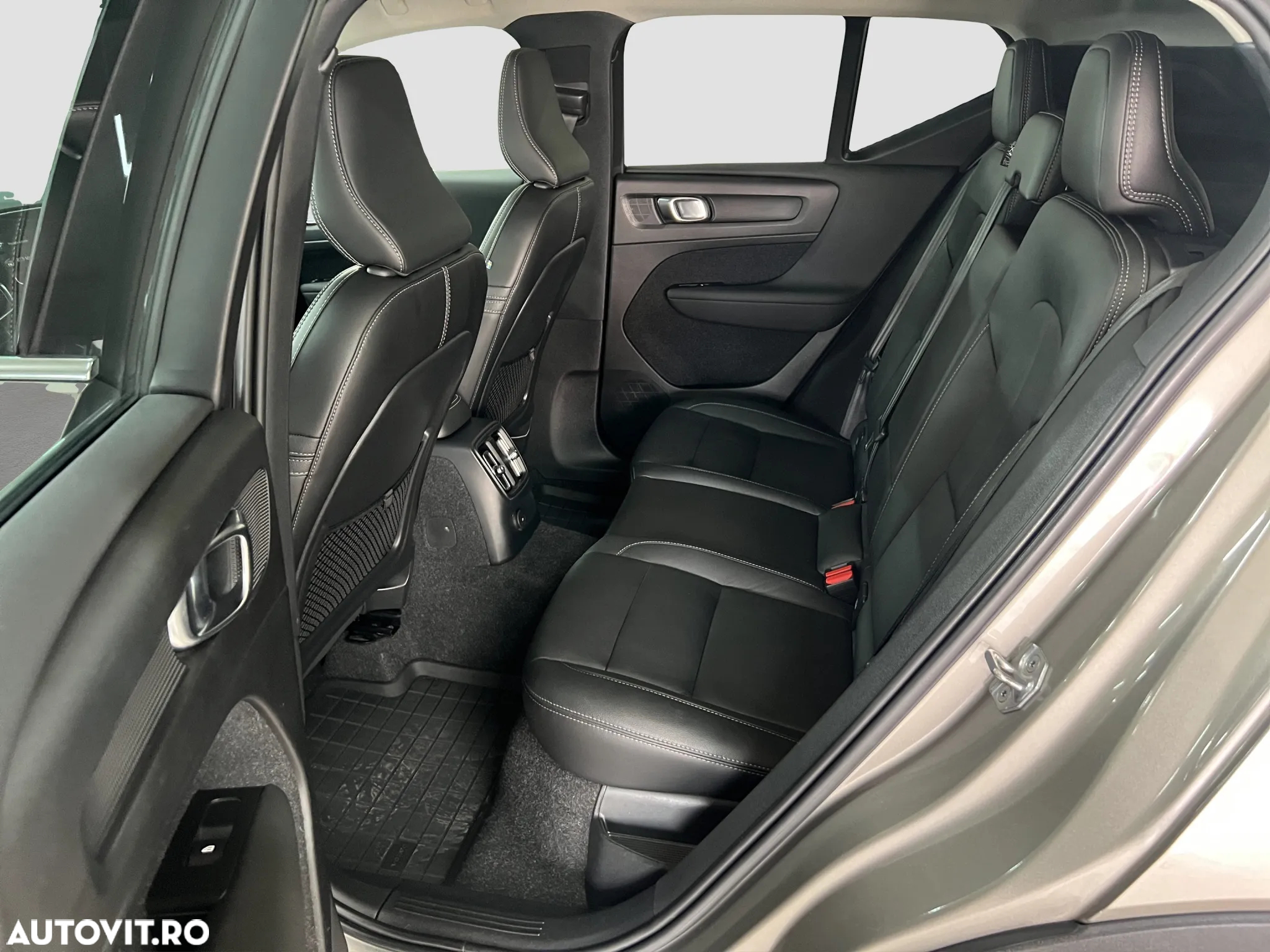 Volvo XC 40 Recharge T5 Twin Engine AT7 Inscription Expression - 7