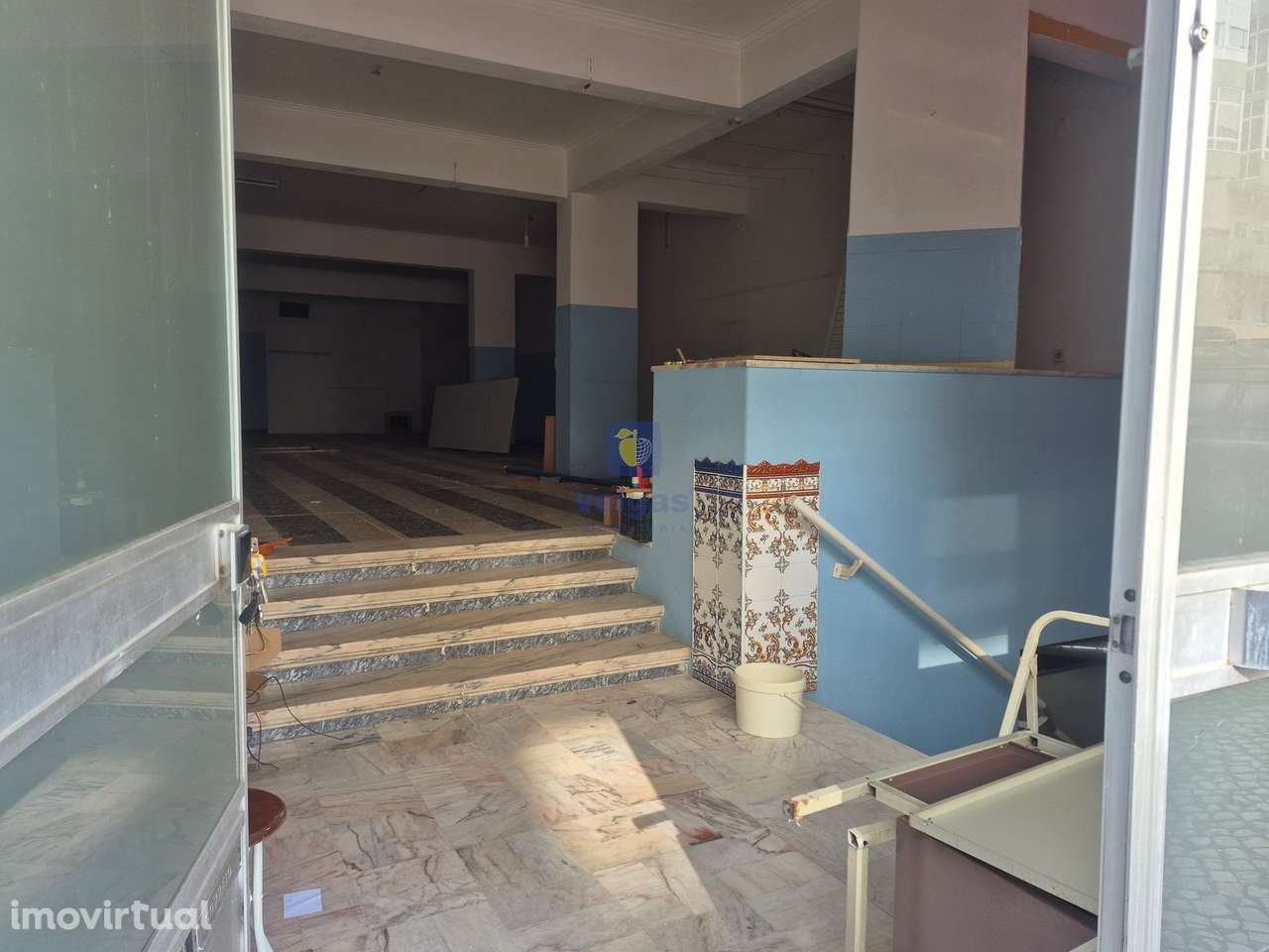 Loja de dois pisos - Grande imagem: 3/32