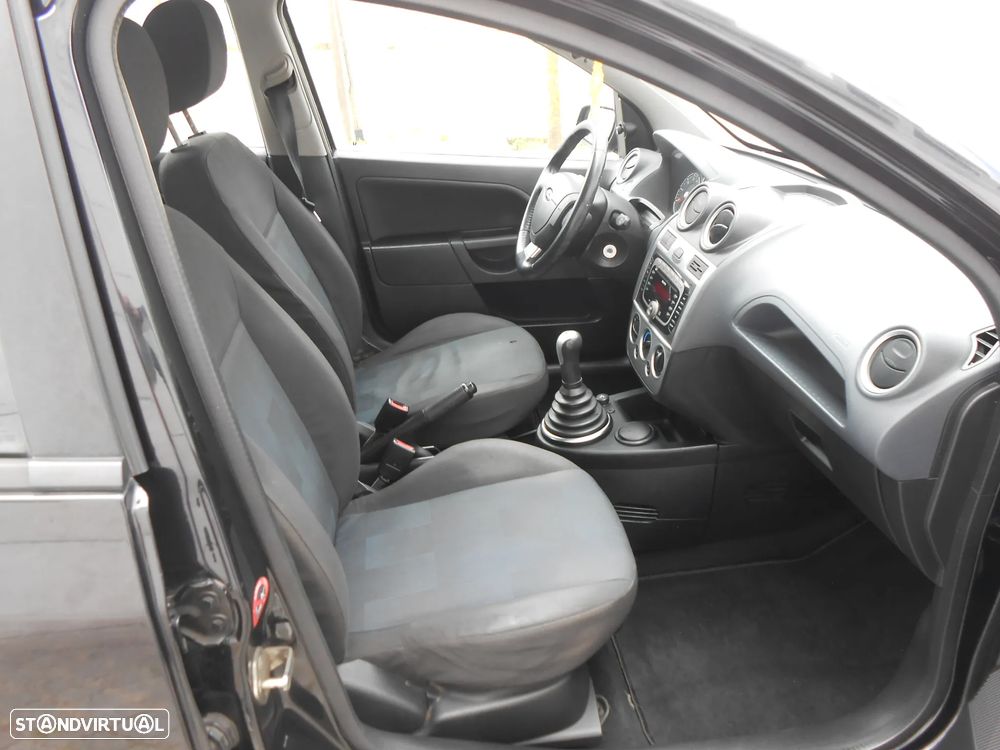 Ford Fiesta 1.25 Connection - 23
