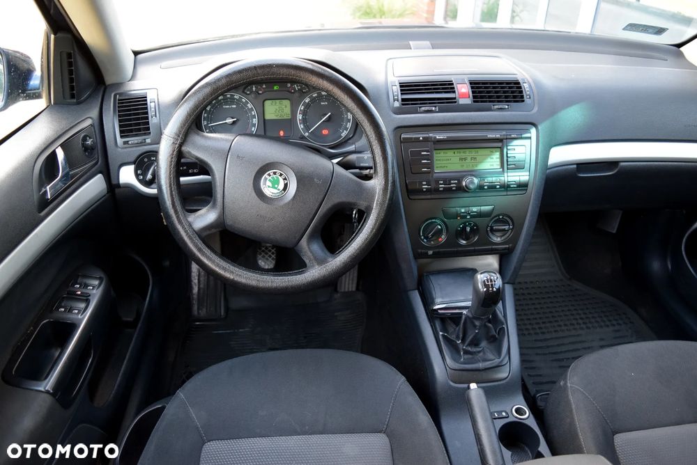 Skoda Octavia 1.6 FSI Ambiente - 5